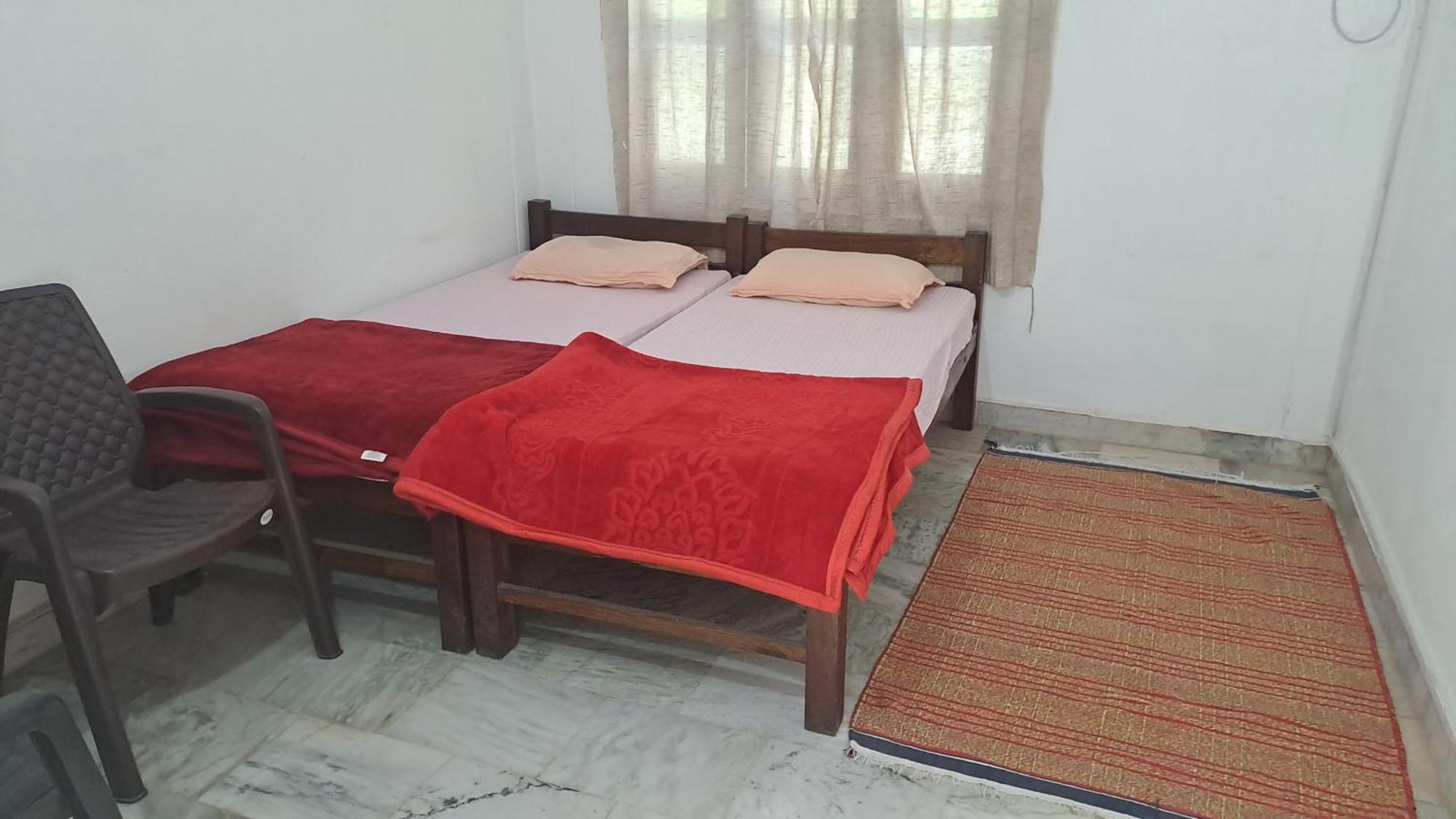 Swami Samarpan Ashram Bed & Breakfast Rishikesh Exterior photo