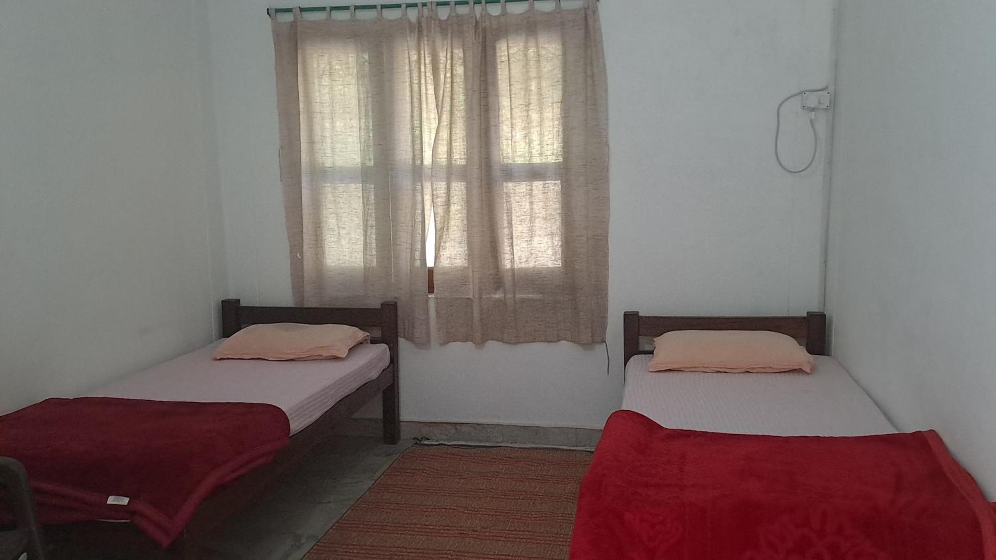 Swami Samarpan Ashram Bed & Breakfast Rishikesh Exterior photo