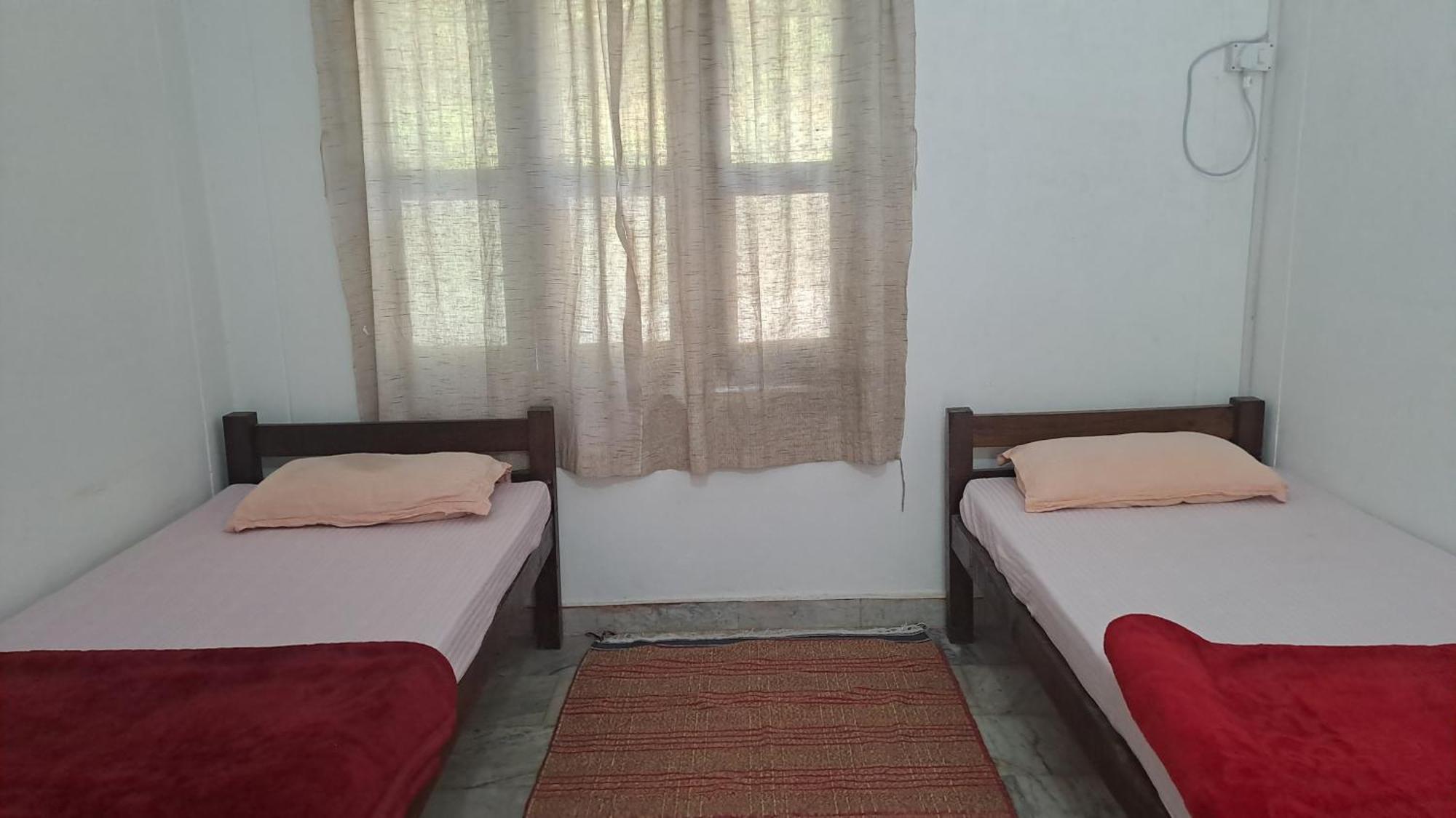 Swami Samarpan Ashram Bed & Breakfast Rishikesh Exterior photo