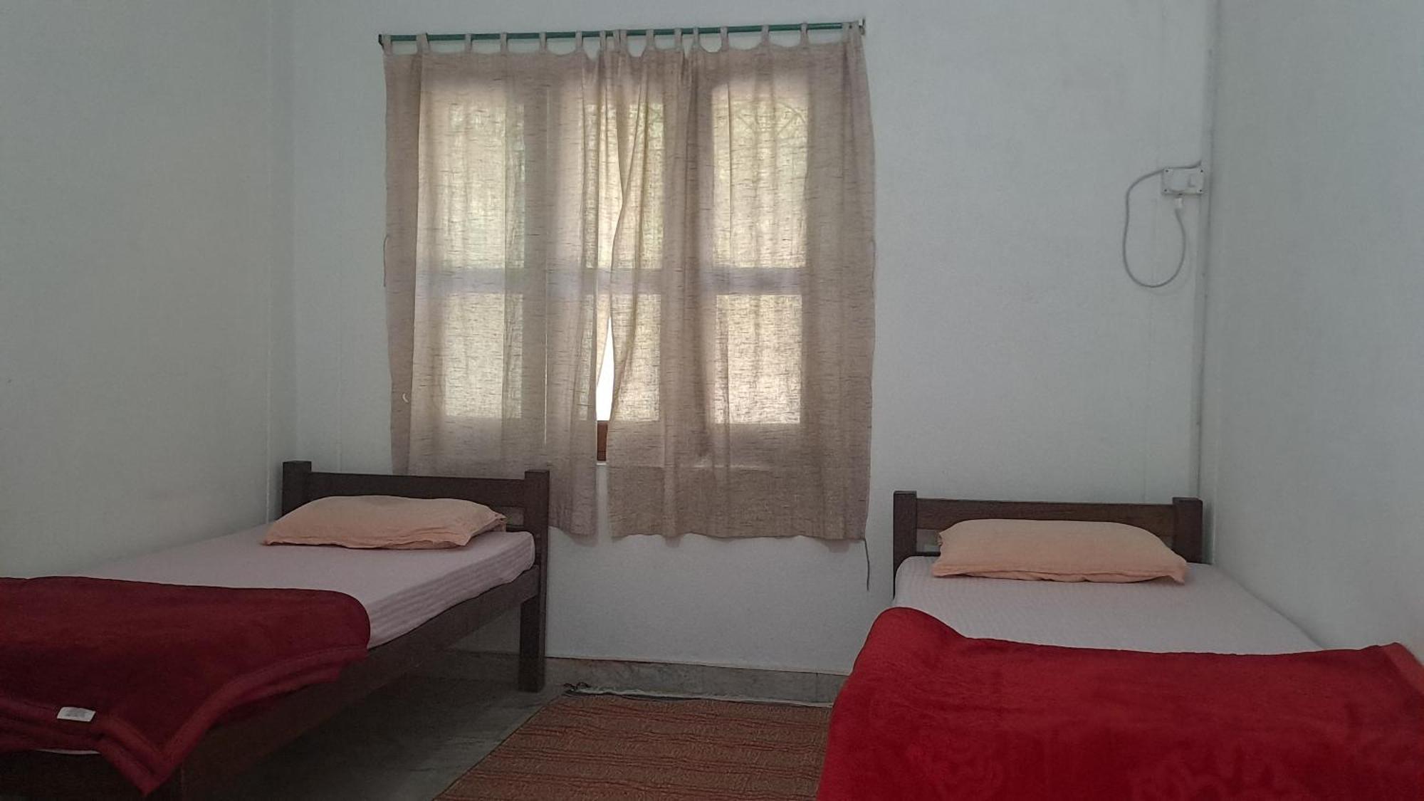 Swami Samarpan Ashram Bed & Breakfast Rishikesh Exterior photo