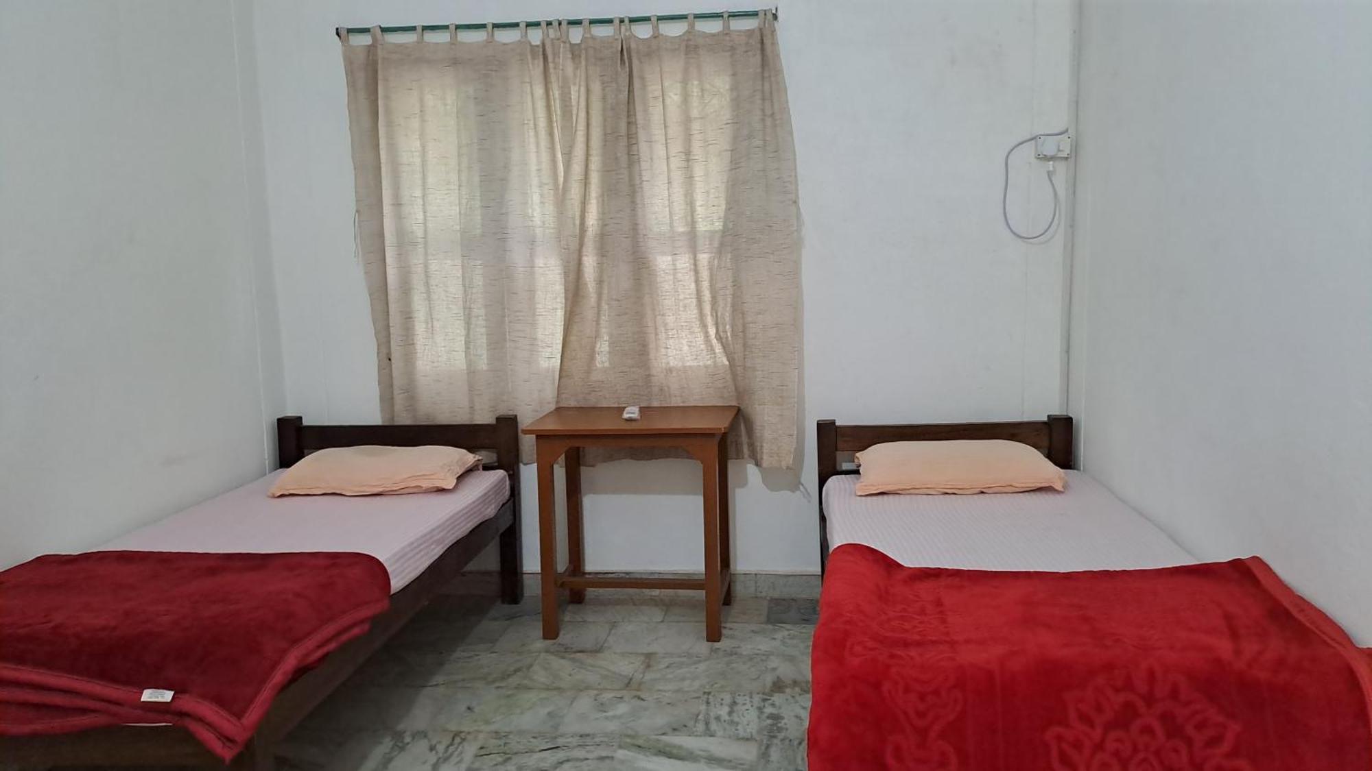 Swami Samarpan Ashram Bed & Breakfast Rishikesh Exterior photo