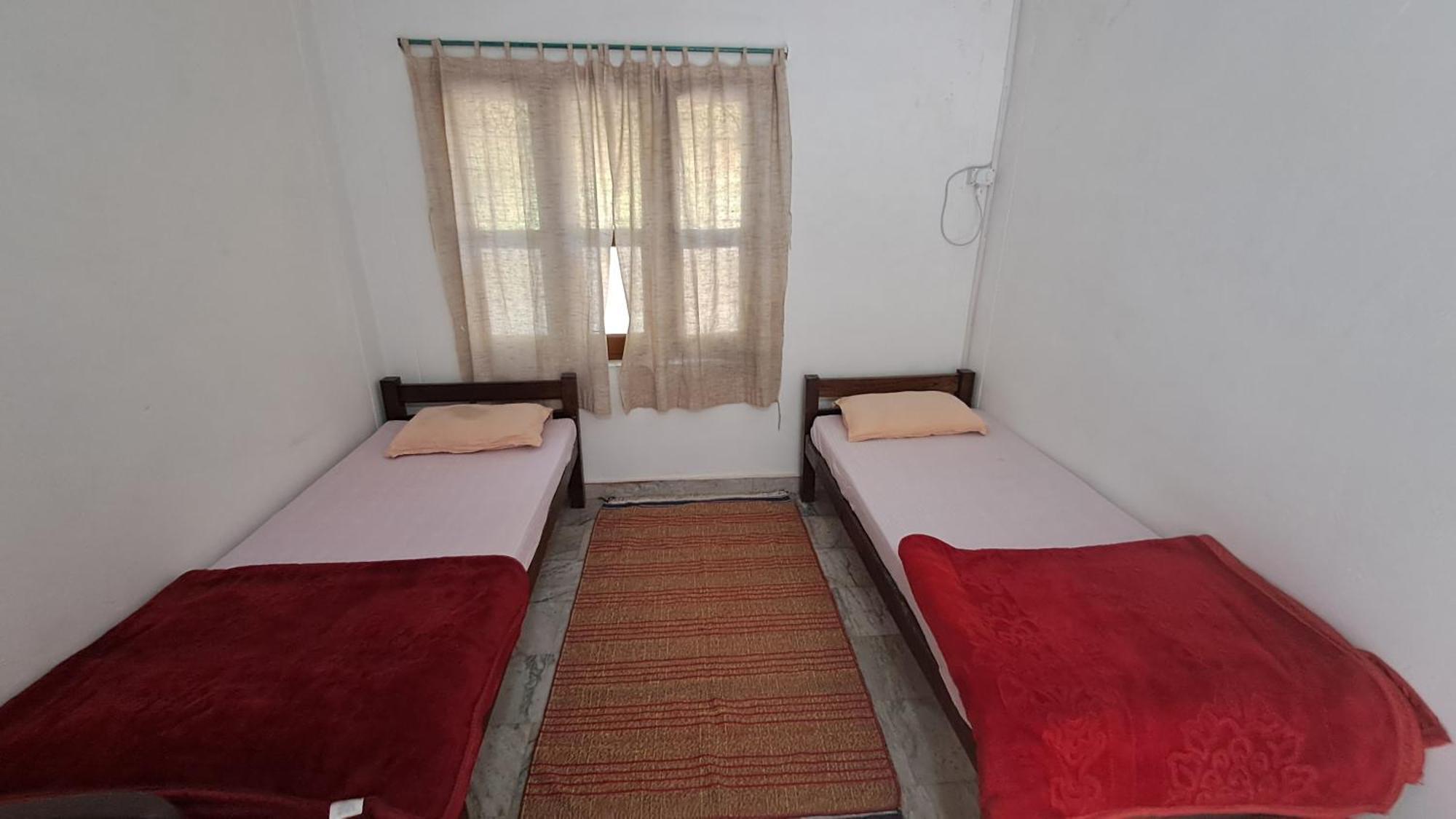 Swami Samarpan Ashram Bed & Breakfast Rishikesh Exterior photo