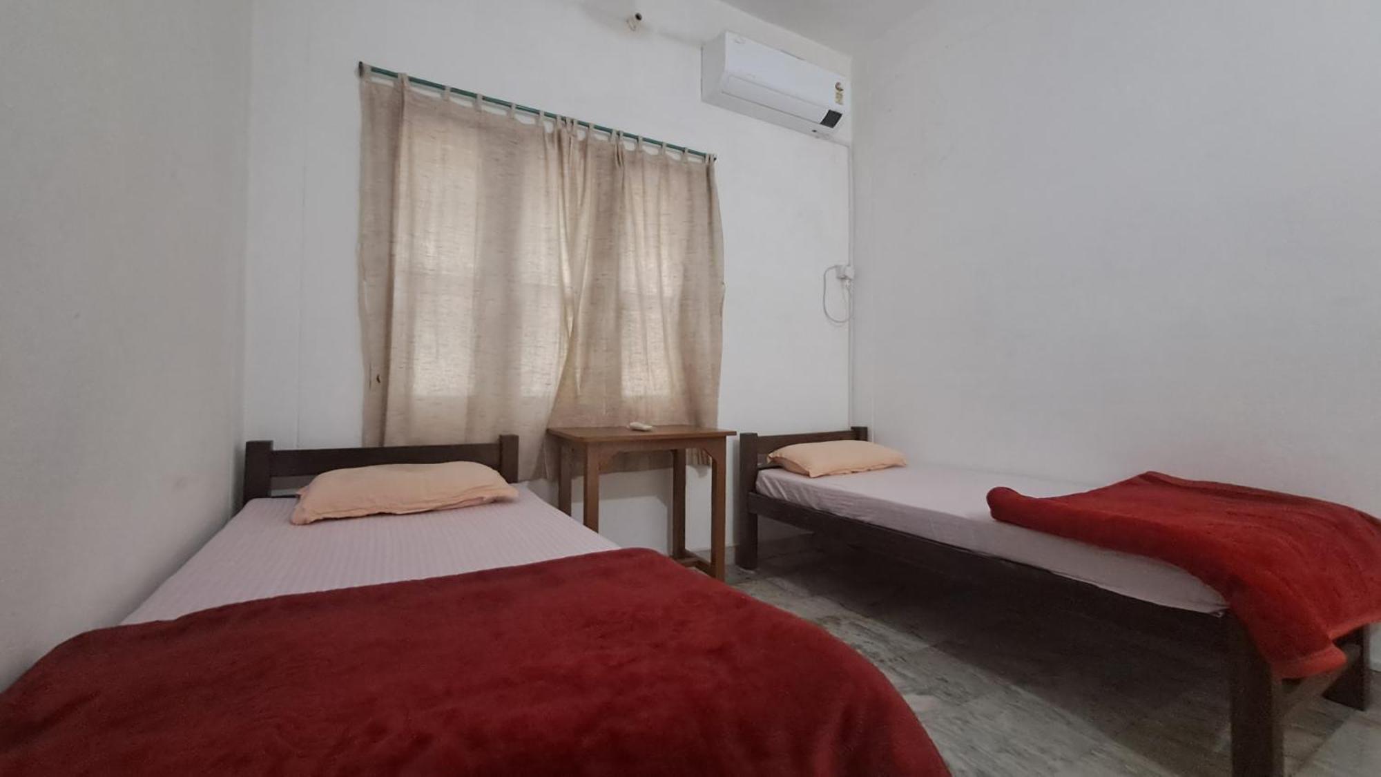 Swami Samarpan Ashram Bed & Breakfast Rishikesh Exterior photo