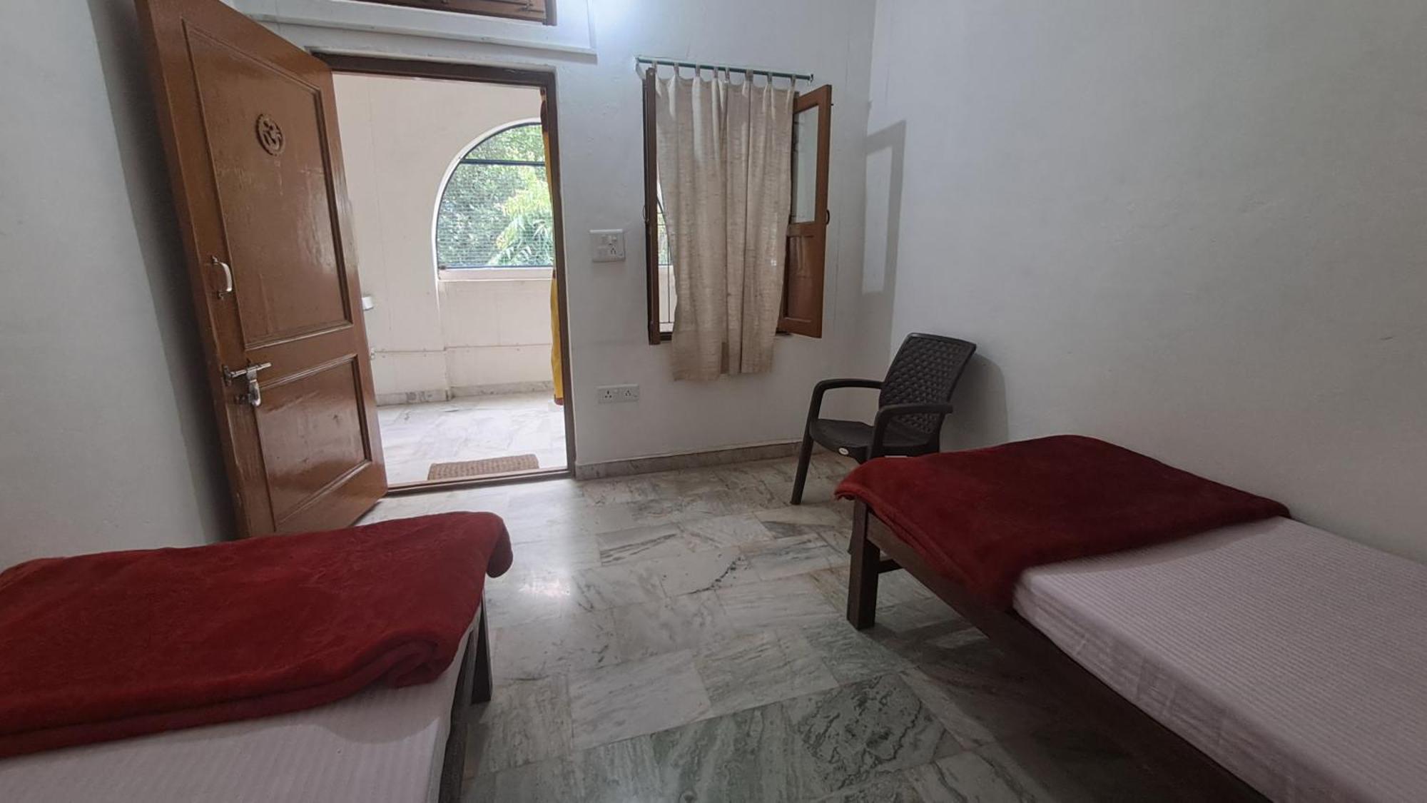 Swami Samarpan Ashram Bed & Breakfast Rishikesh Exterior photo