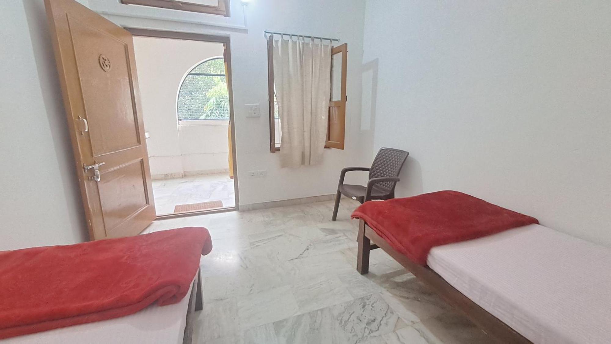 Swami Samarpan Ashram Bed & Breakfast Rishikesh Exterior photo