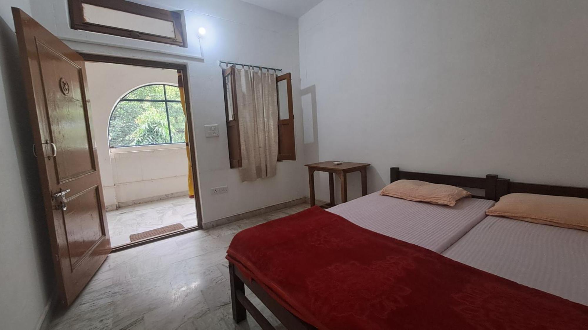 Swami Samarpan Ashram Bed & Breakfast Rishikesh Exterior photo