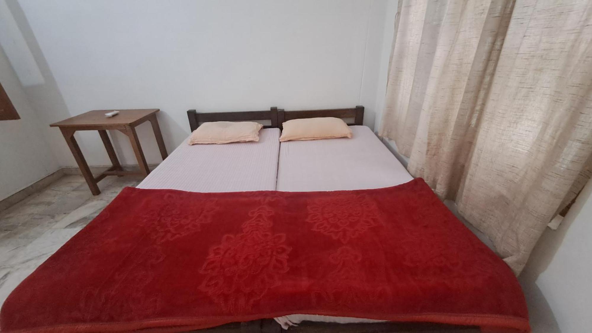 Swami Samarpan Ashram Bed & Breakfast Rishikesh Exterior photo