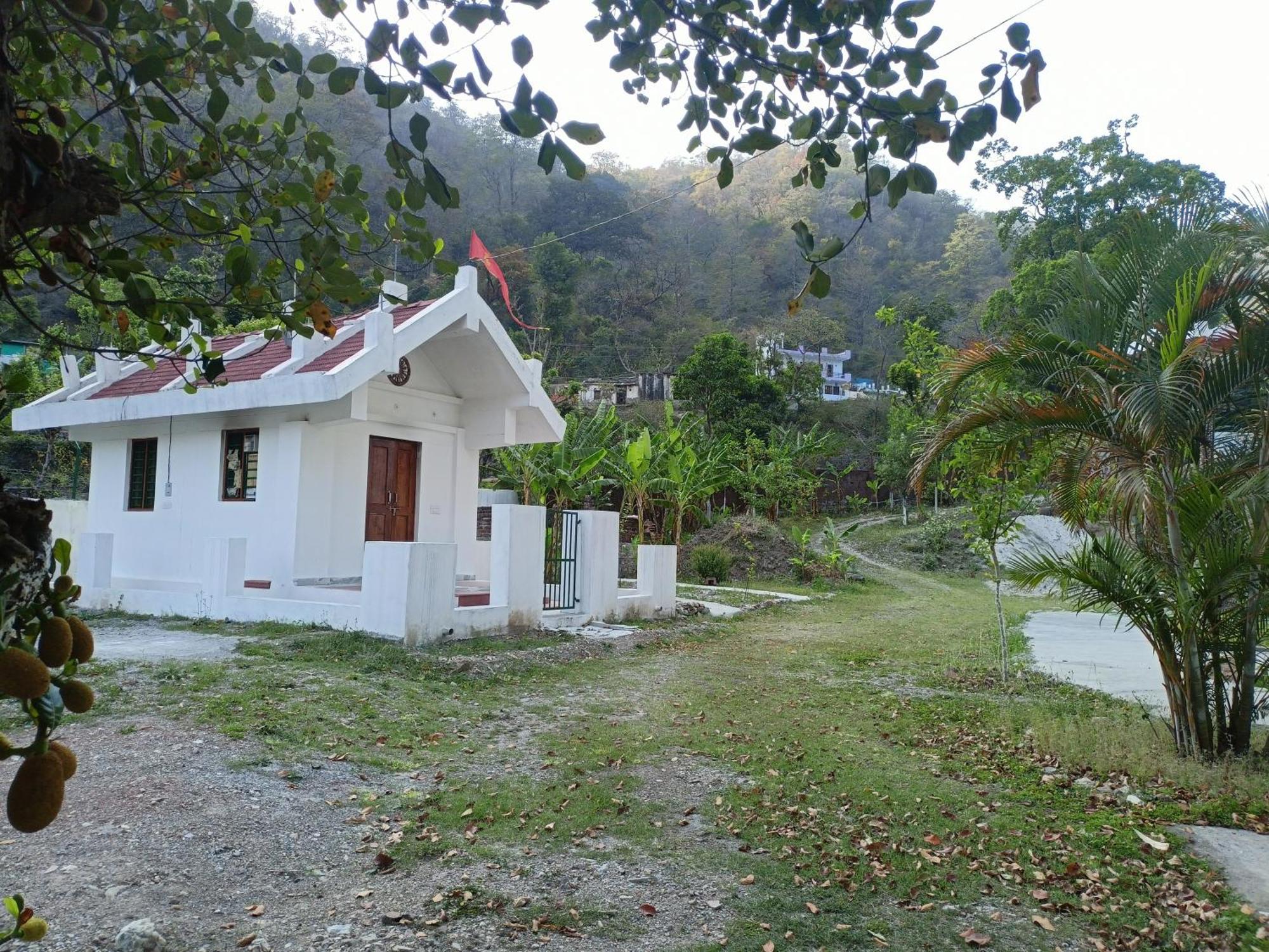 Swami Samarpan Ashram Bed & Breakfast Rishikesh Exterior photo