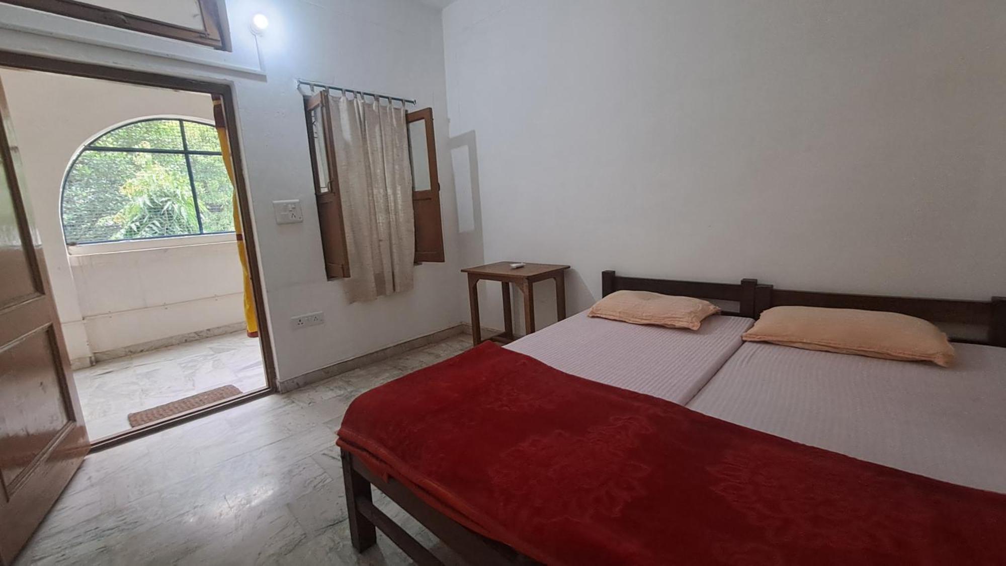 Swami Samarpan Ashram Bed & Breakfast Rishikesh Exterior photo