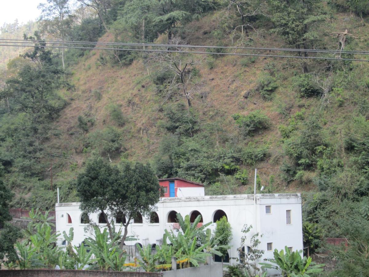 Swami Samarpan Ashram Bed & Breakfast Rishikesh Exterior photo